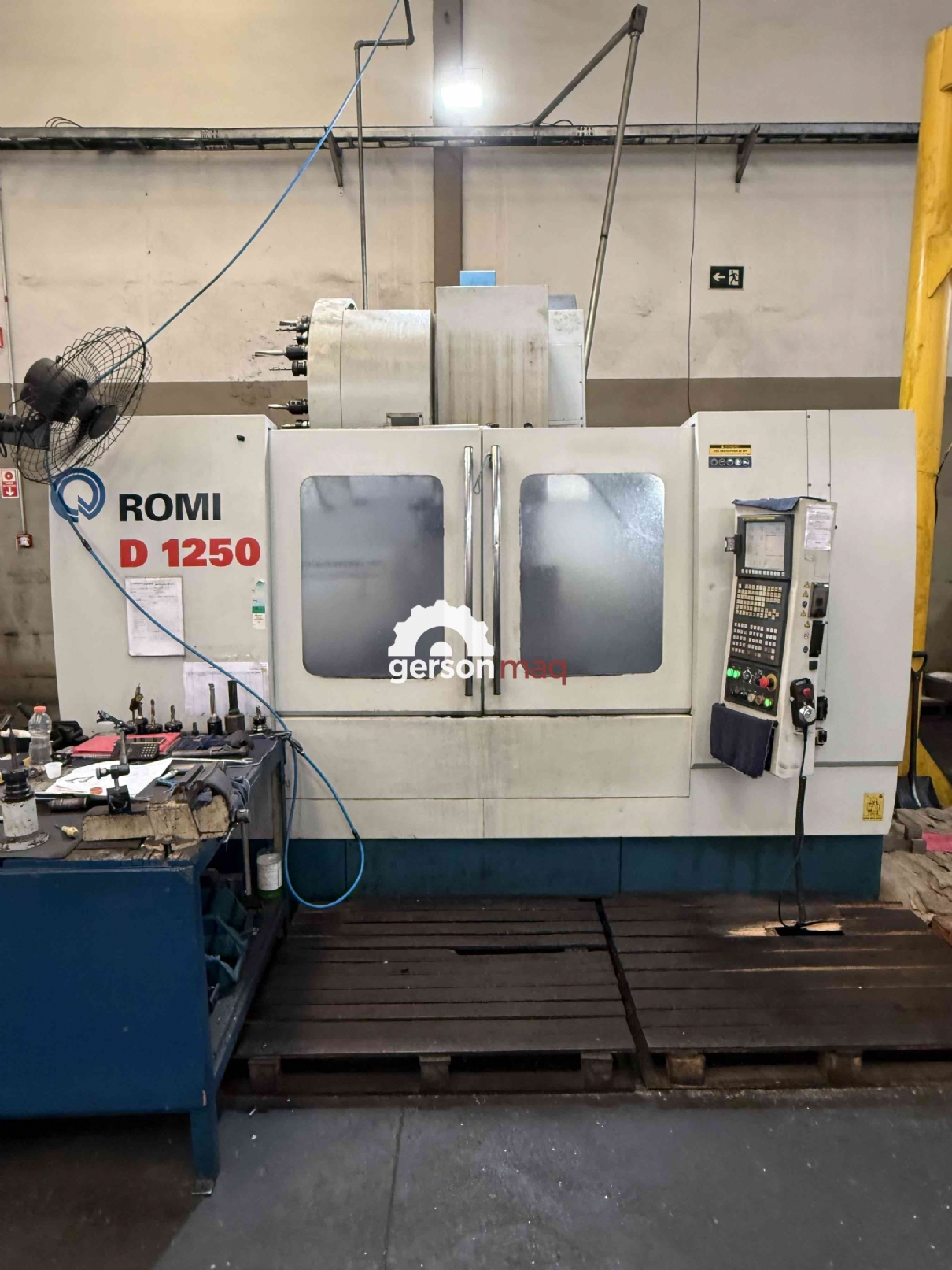 CENTRO DE USINAGEM ROMI D1250 - ANO 2012 - REFRIGERACAO INTERNA