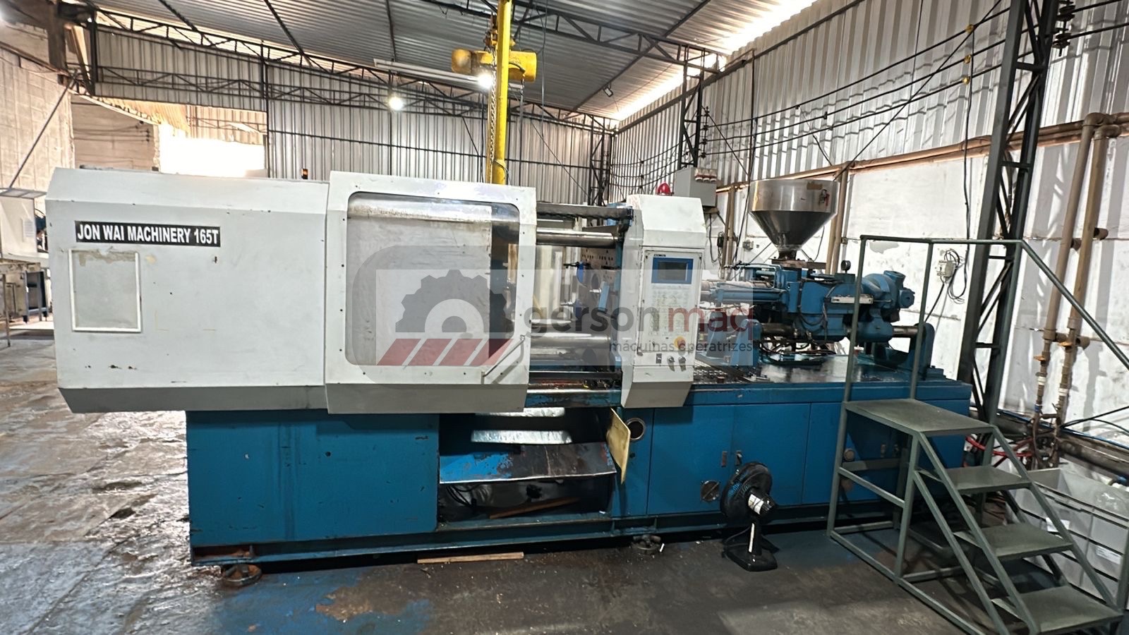 INJETORA DE PLÁSTICO JONWAI MACHINERY 165 Tonelas.